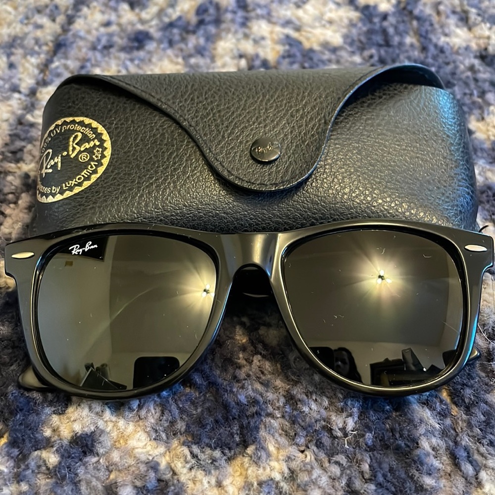 Ray-Ban Wayfarer Sunglasses (Large)